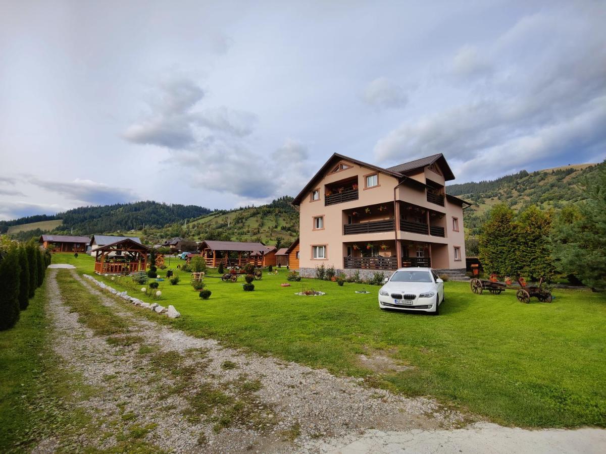 Hotel Casa Poiana Teiului Exteriér fotografie