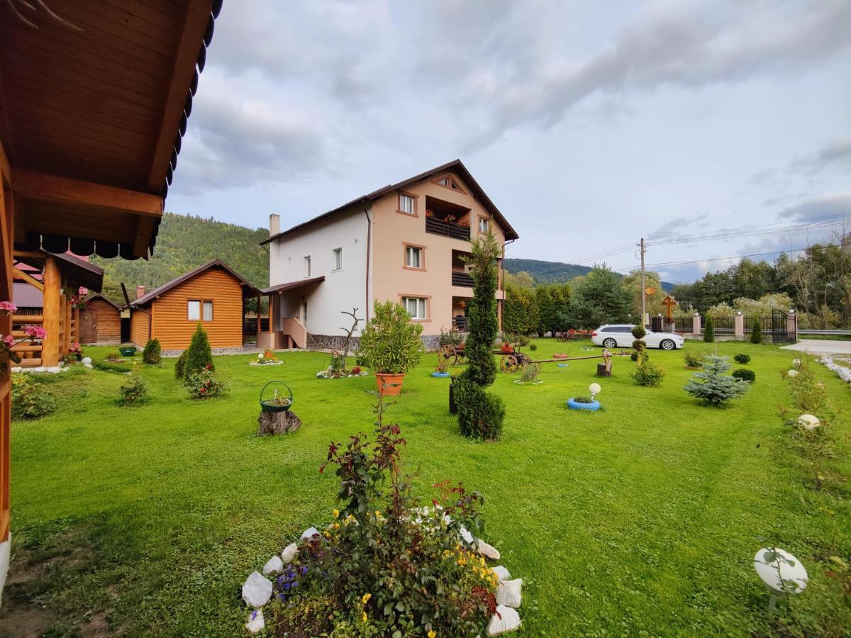 Hotel Casa Poiana Teiului Exteriér fotografie
