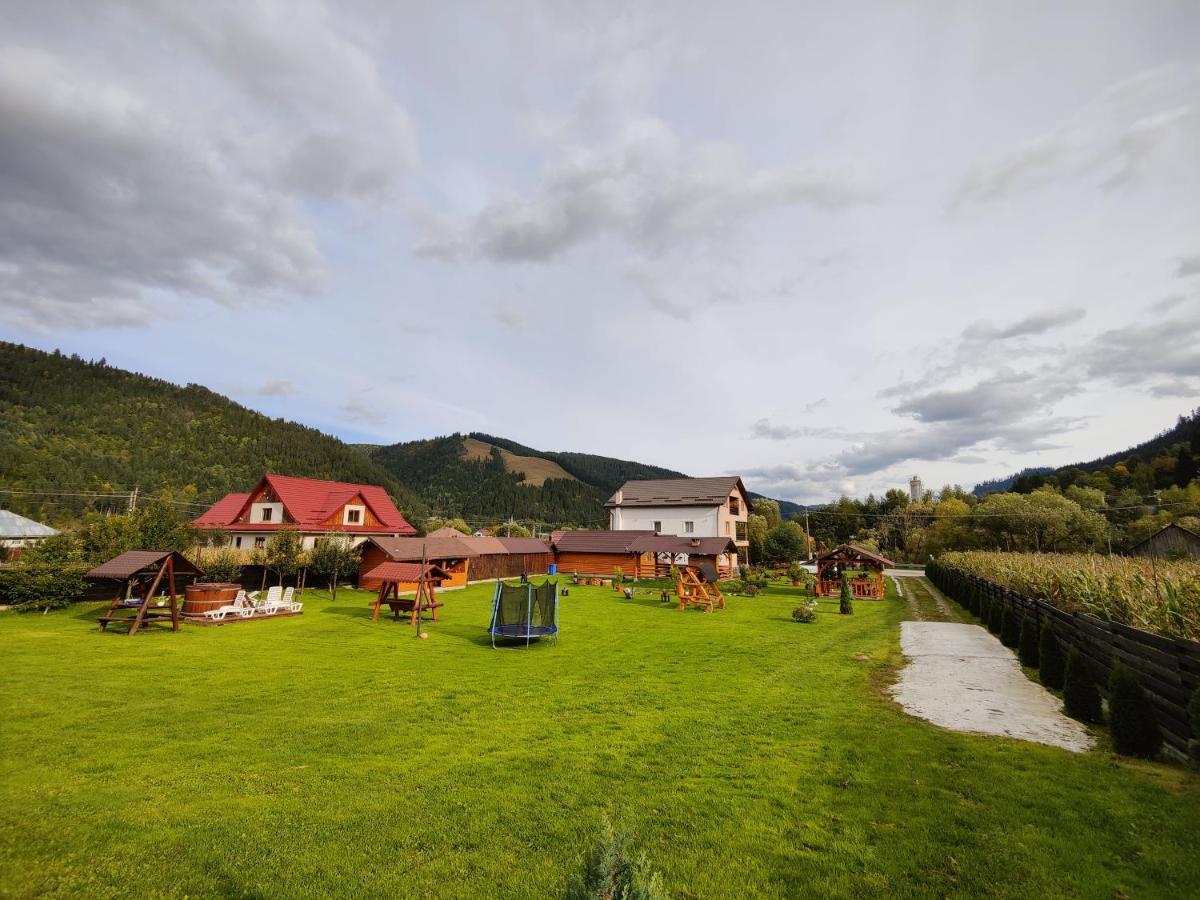 Hotel Casa Poiana Teiului Exteriér fotografie