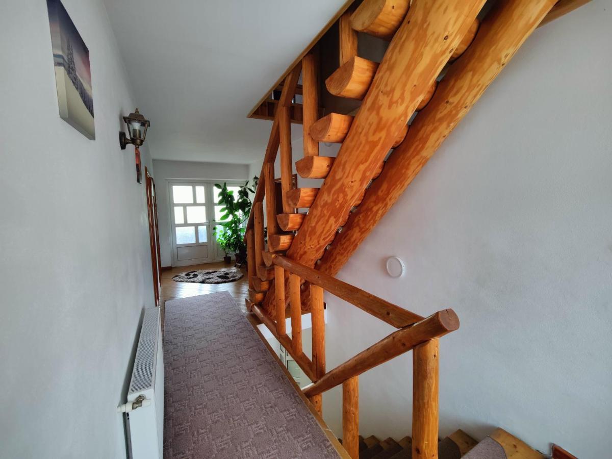 Hotel Casa Poiana Teiului Exteriér fotografie