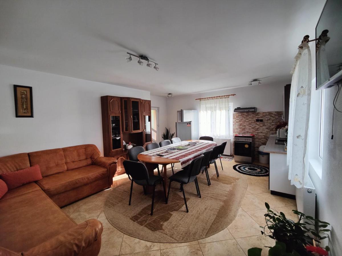 Hotel Casa Poiana Teiului Exteriér fotografie