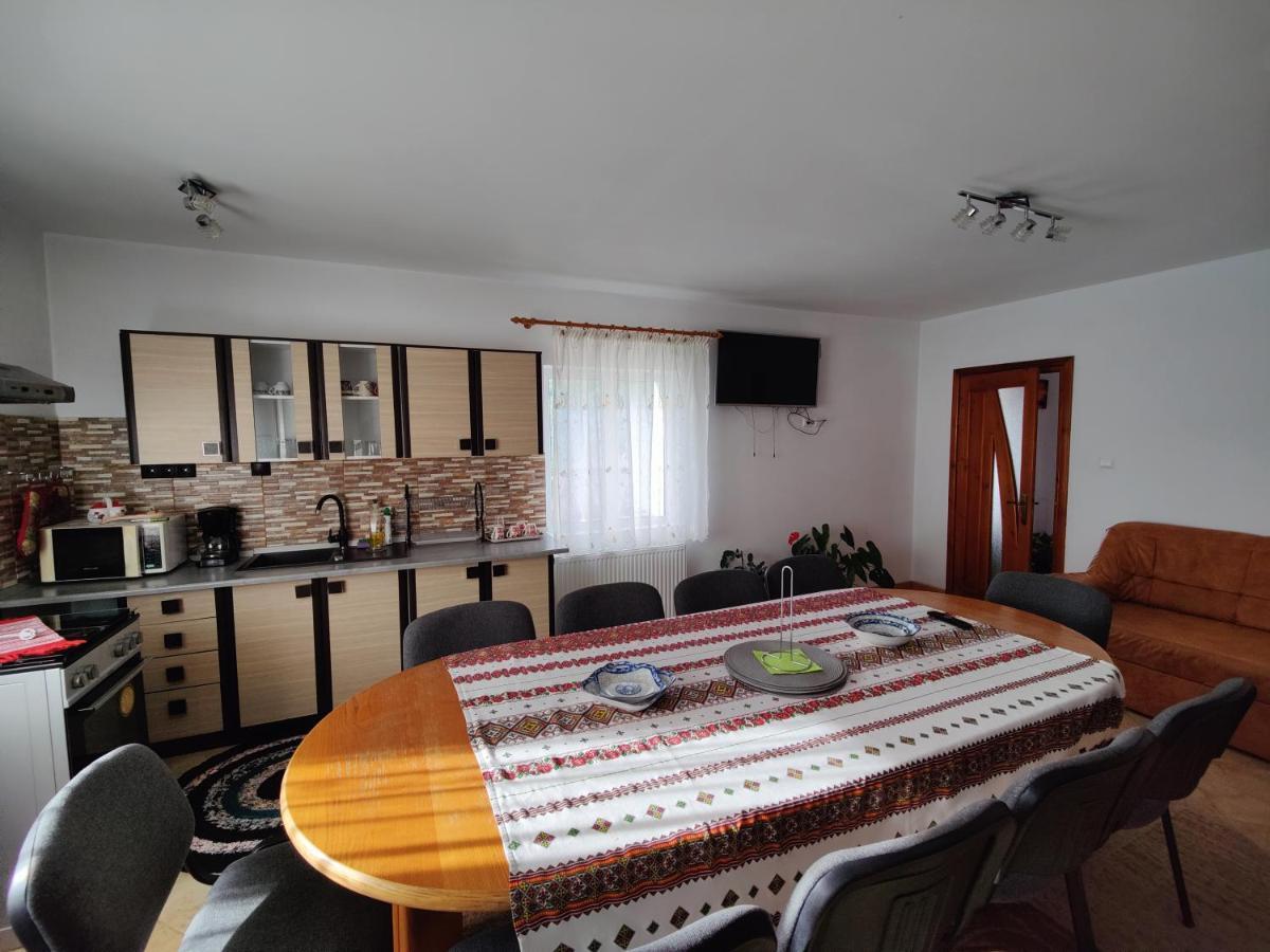 Hotel Casa Poiana Teiului Exteriér fotografie